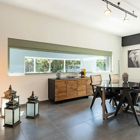 Eleven * Ialysos (Rhodes)